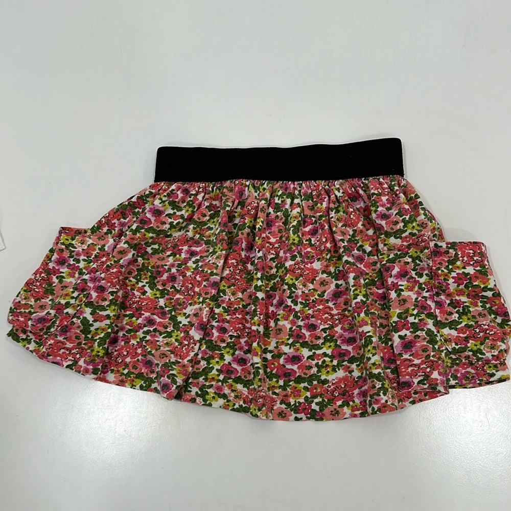 Cute skirt for little princess with side pockets. By Altezzo Terra nova.